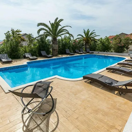 Modern With Pool