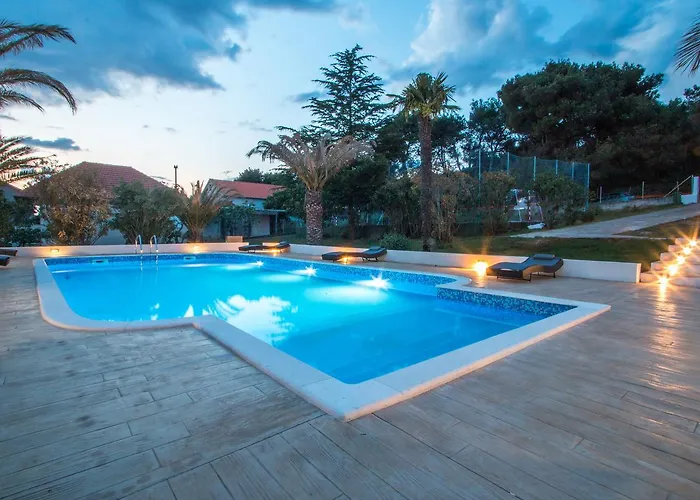 Casa de Férias Modern With Pool Bibinje
