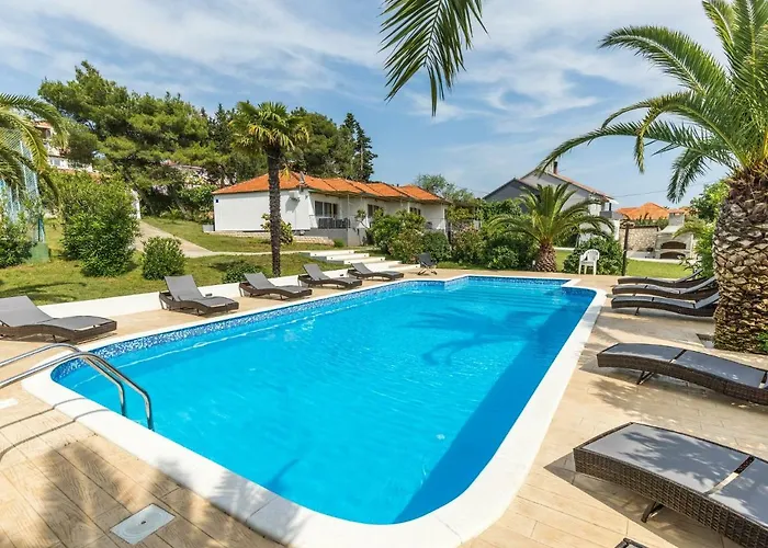 Modern With Pool Casa de Férias