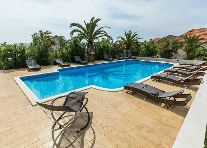 Modern With Pool