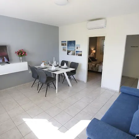 Modern With Large Pool
