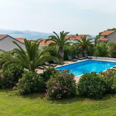 Modern With Large Pool *