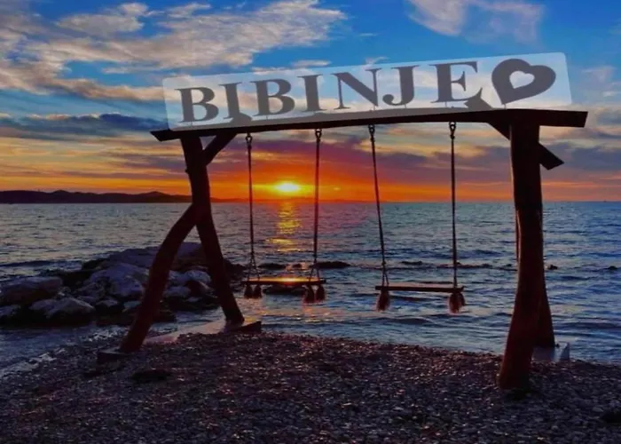 Vakantiehuis Modern With Pool *