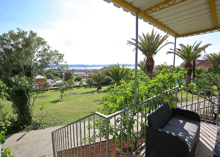 Modern With Pool Vakantiehuis Bibinje